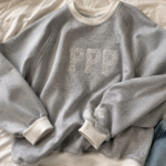 Women’s Lace-Embroidered Oversized Crewneck Sweatshirt – Relaxed Fit Long Sleeve Pullover photo review