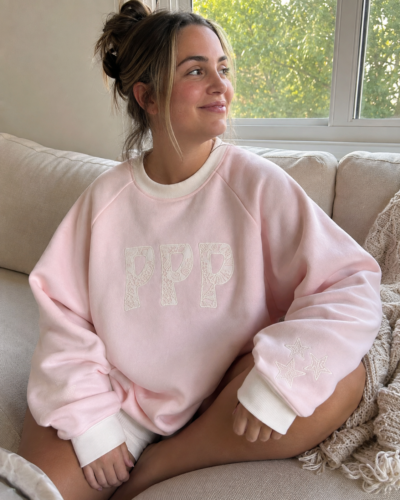 Women’s Lace-Embroidered Oversized Crewneck Sweatshirt – Relaxed Fit Long Sleeve Pullover photo review